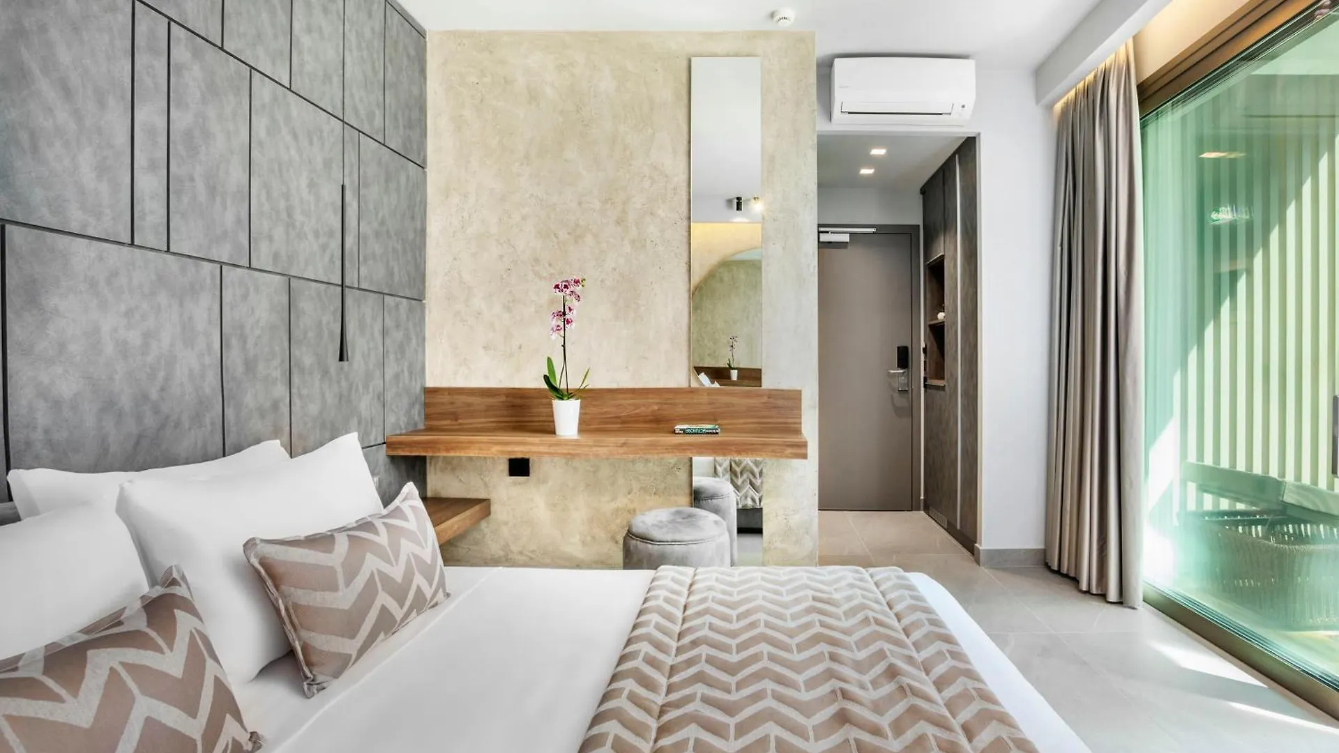 Luuks Luxury Accommodation Hanioti Aparthotel
