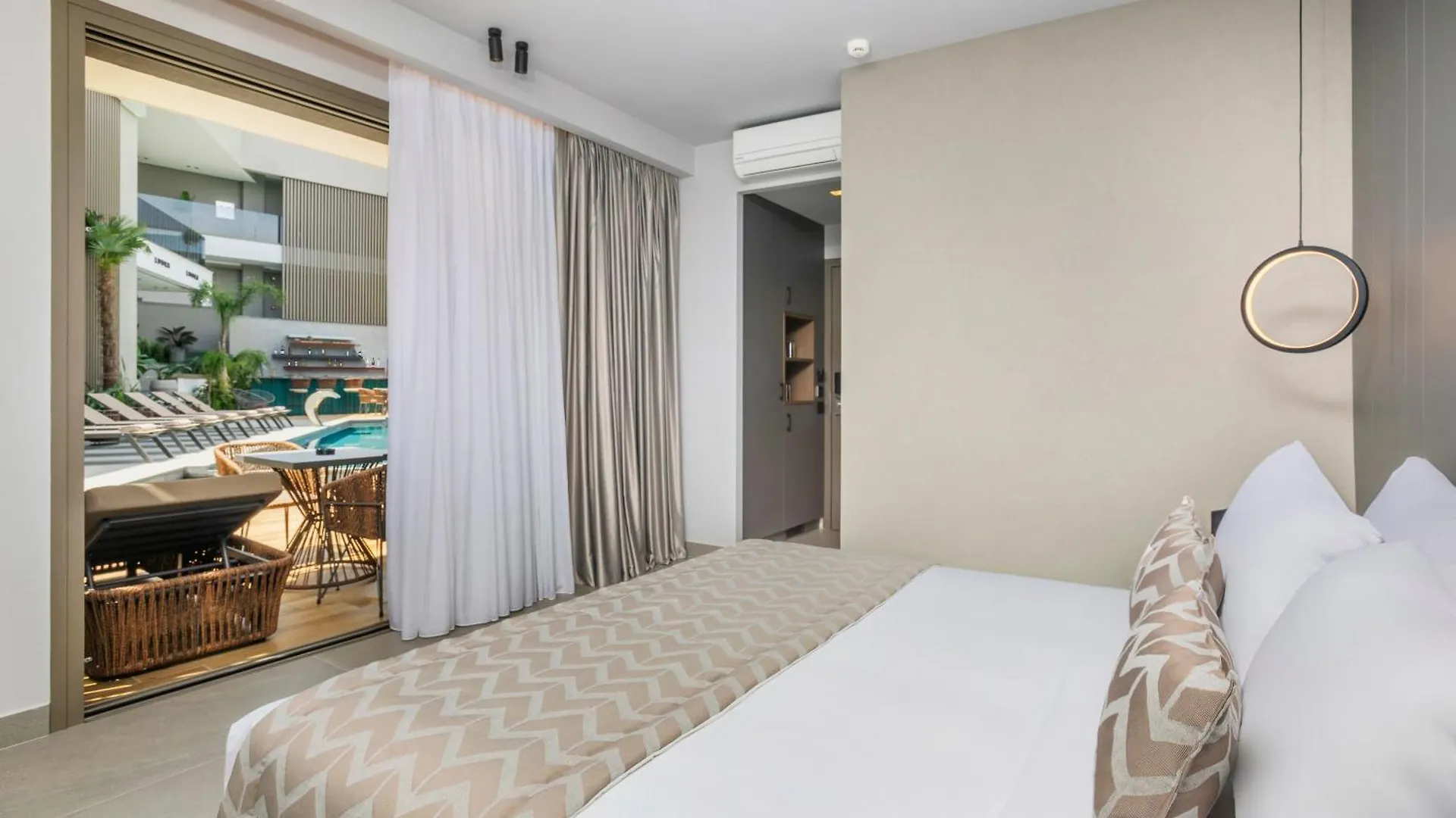 Luuks Luxury Accommodation Hanioti