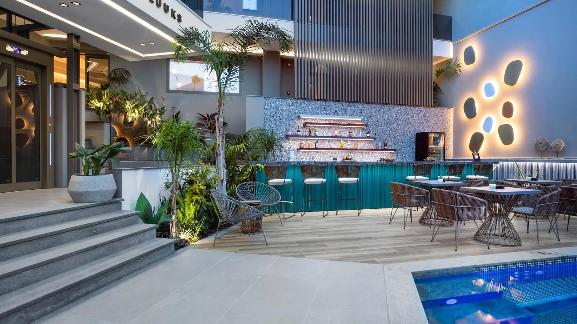 Luuks Luxury Accommodation Hanioti